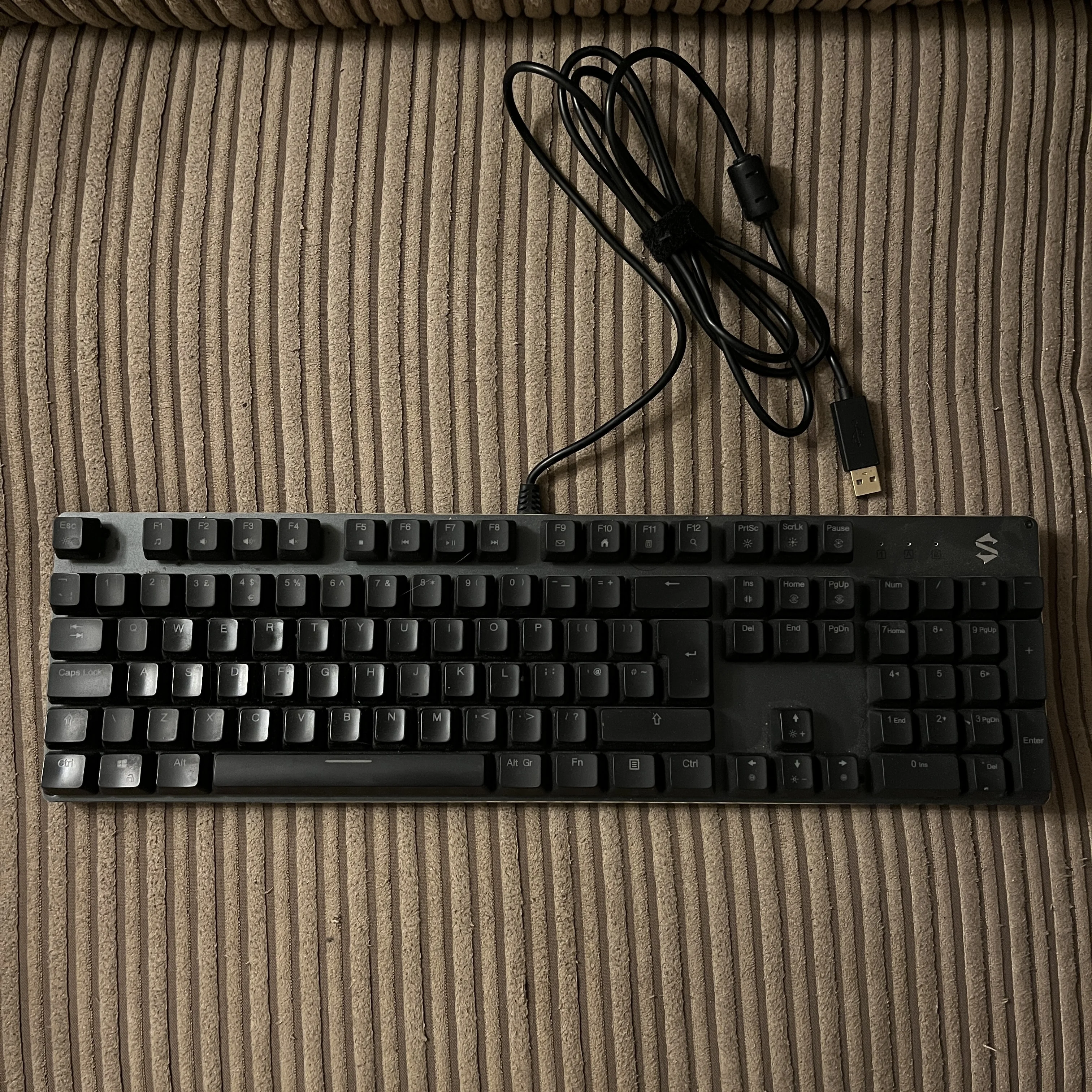 Black Shark RGB Mechanical Gaming Keyboard - Sixgill K2