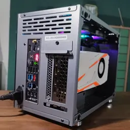ITX Gaming PC - GTX 1080Ti 11GB & Intel i7! — image 7